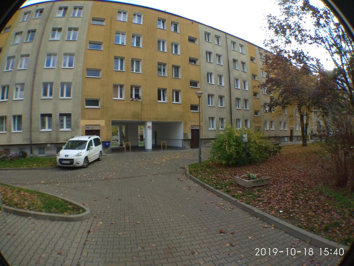 2120 Przyjazni 4 - Tanie Pokoje - Samodzielne Zameldowanie - Self Check In Poznań Esterno foto